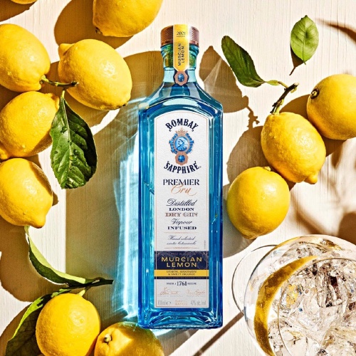 Bombay S. Premier Cru Murcian Lemon & Schweppes Toque de Lima